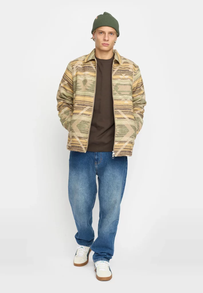 Overshirt Revolution 3218 Yellow porté, look oversize et casual