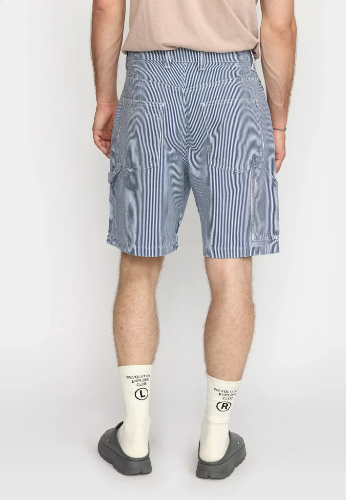 Vue arrière du Worker Shorts Revolution Navy, poches arrière visibles